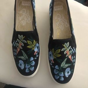 Keds Rifle slip on canvas shoe